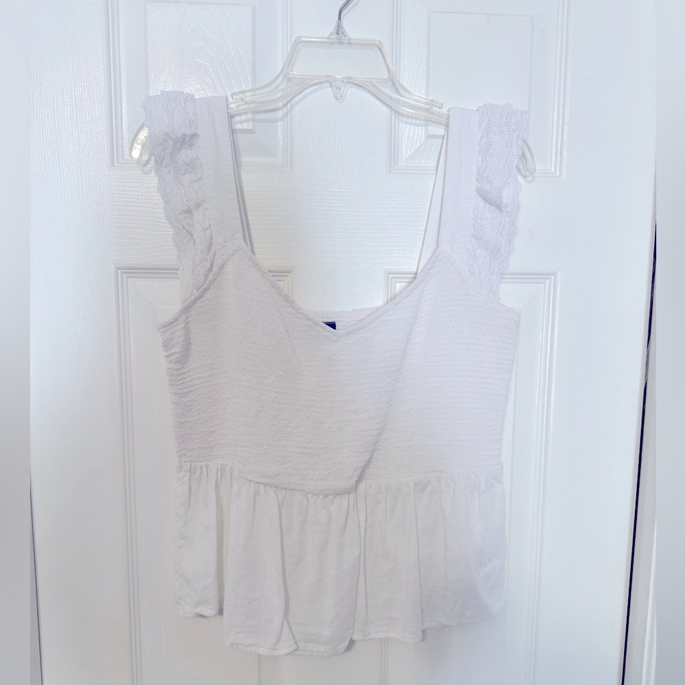 Old Navy Cropped White top.